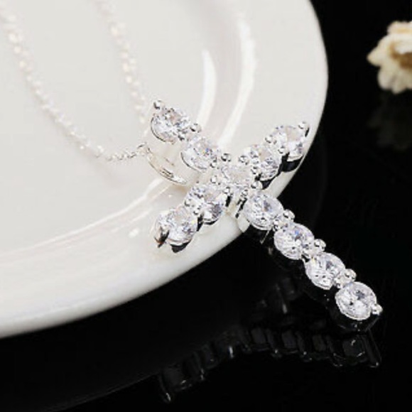 NEW Sterling silver Cross Necklace - Picture 4 of 4